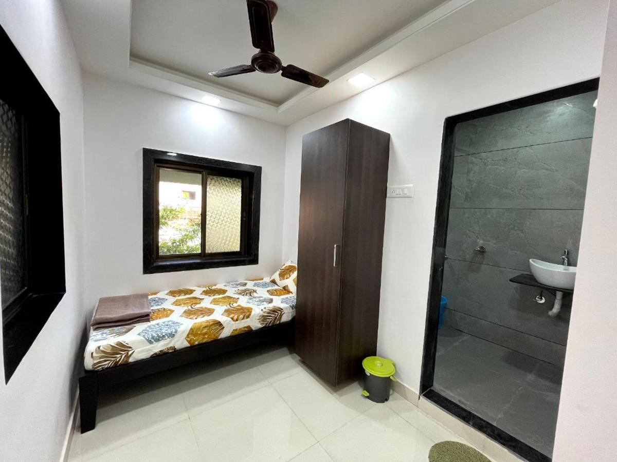 Gayatri Homestay Ratnāgiri Екстериор снимка