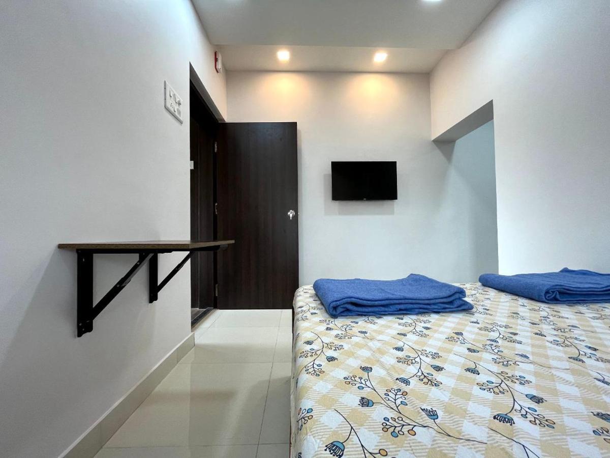 Gayatri Homestay Ratnāgiri Екстериор снимка