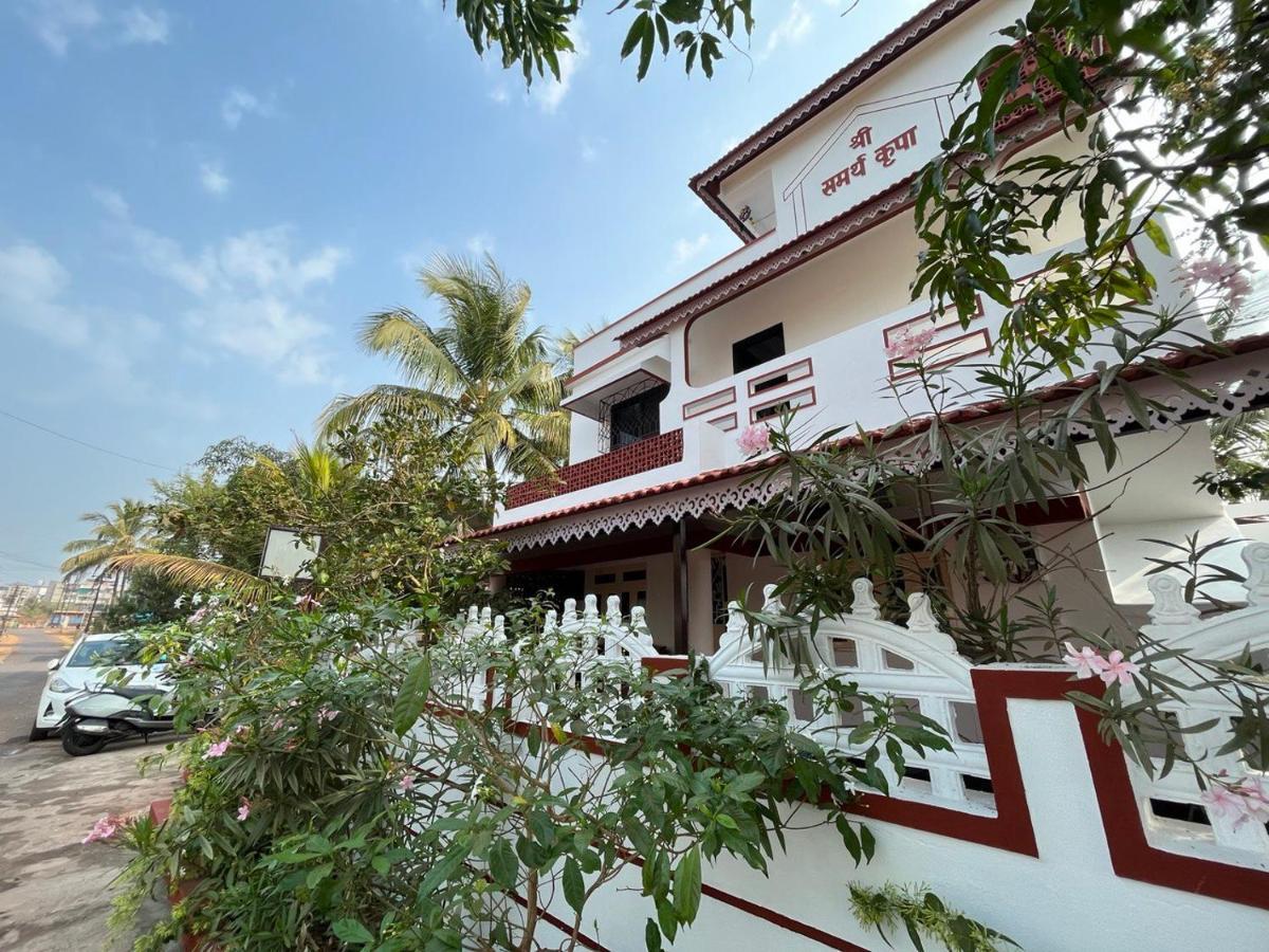 Gayatri Homestay Ratnāgiri Екстериор снимка