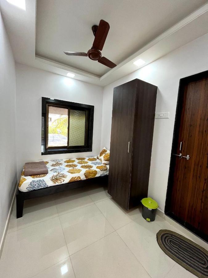 Gayatri Homestay Ratnāgiri Екстериор снимка