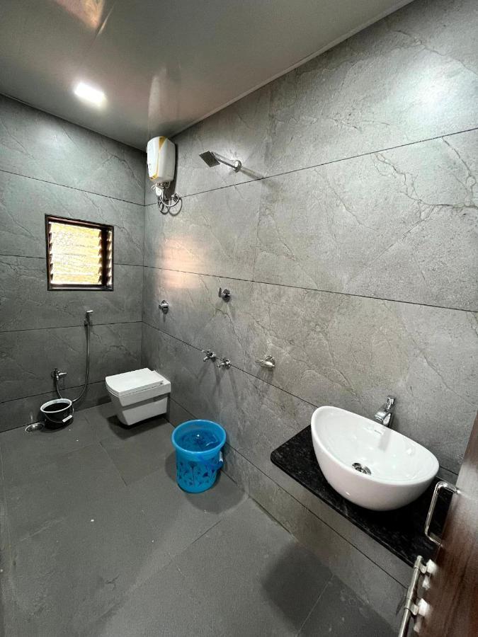Gayatri Homestay Ratnāgiri Екстериор снимка