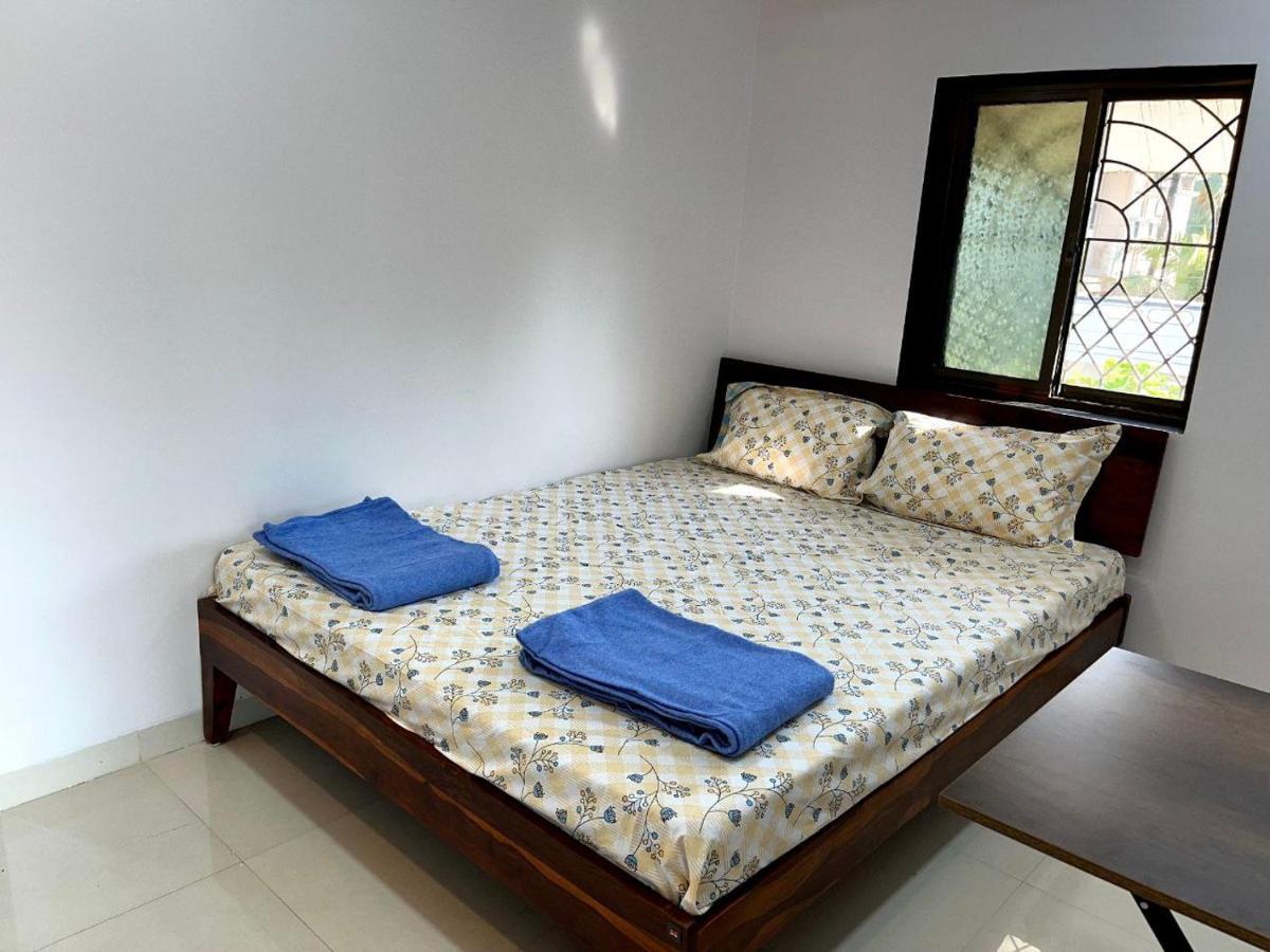 Gayatri Homestay Ratnāgiri Екстериор снимка