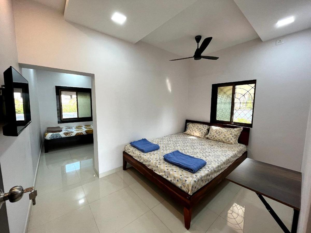 Gayatri Homestay Ratnāgiri Екстериор снимка