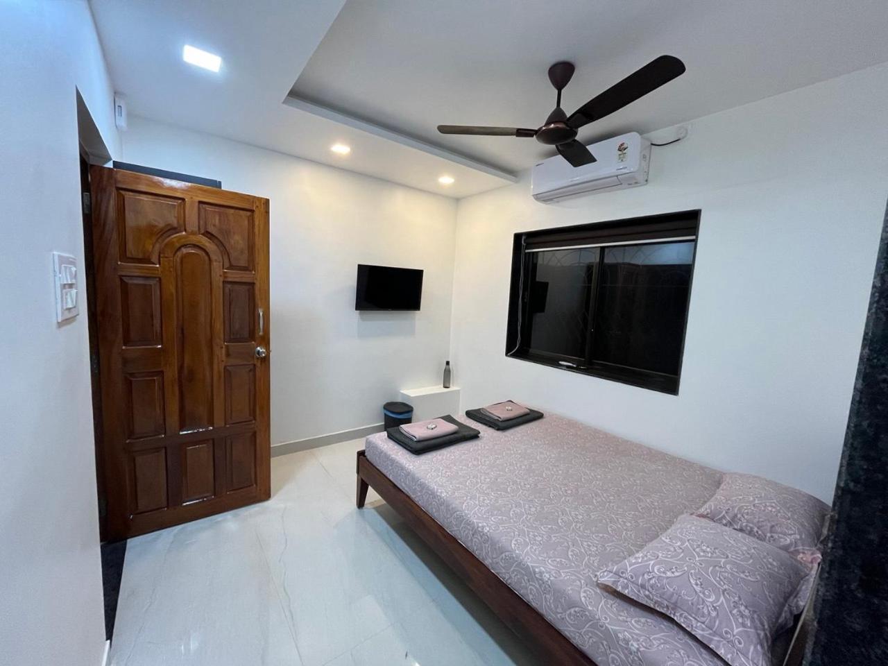 Gayatri Homestay Ratnāgiri Екстериор снимка