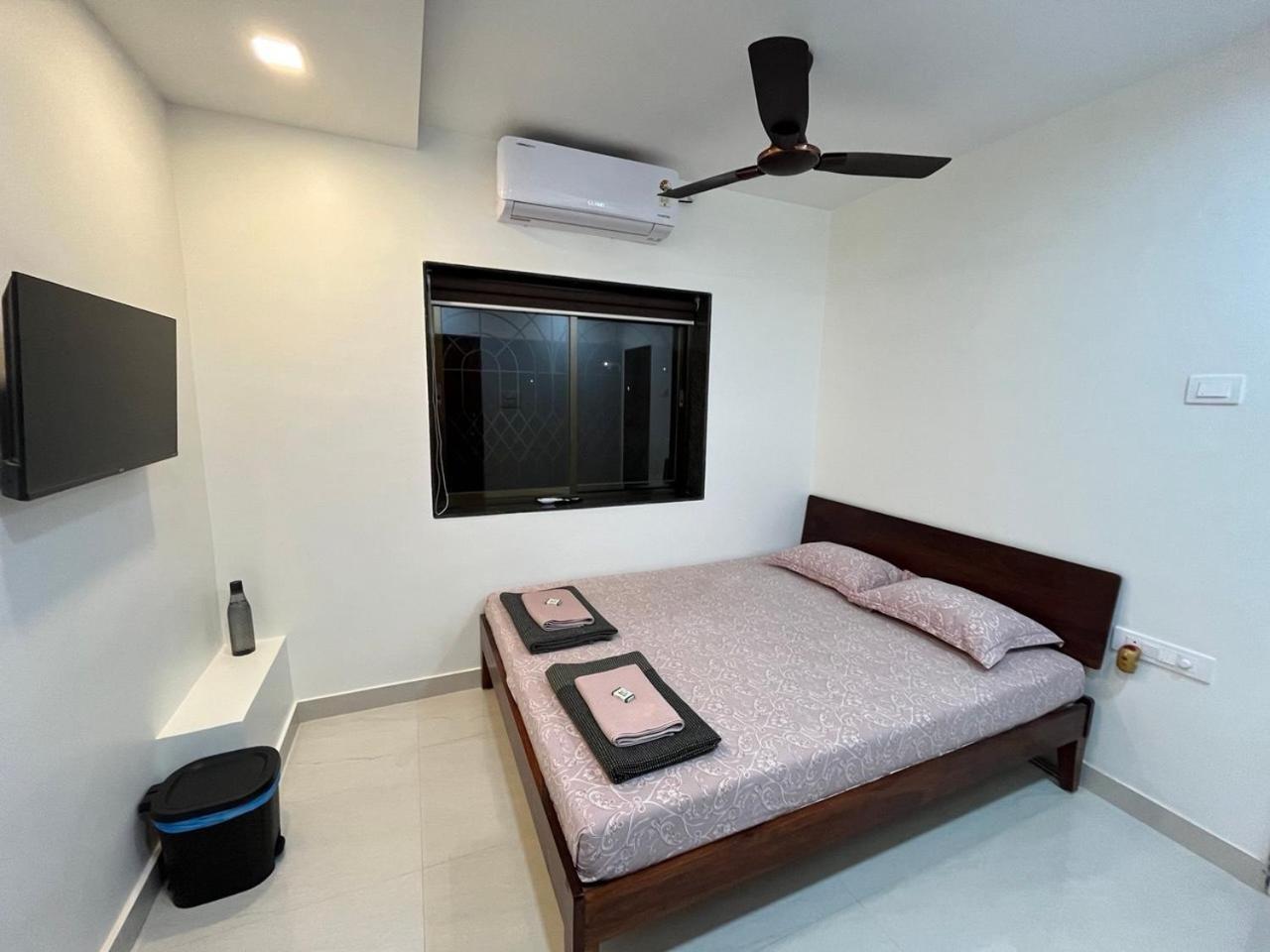 Gayatri Homestay Ratnāgiri Екстериор снимка