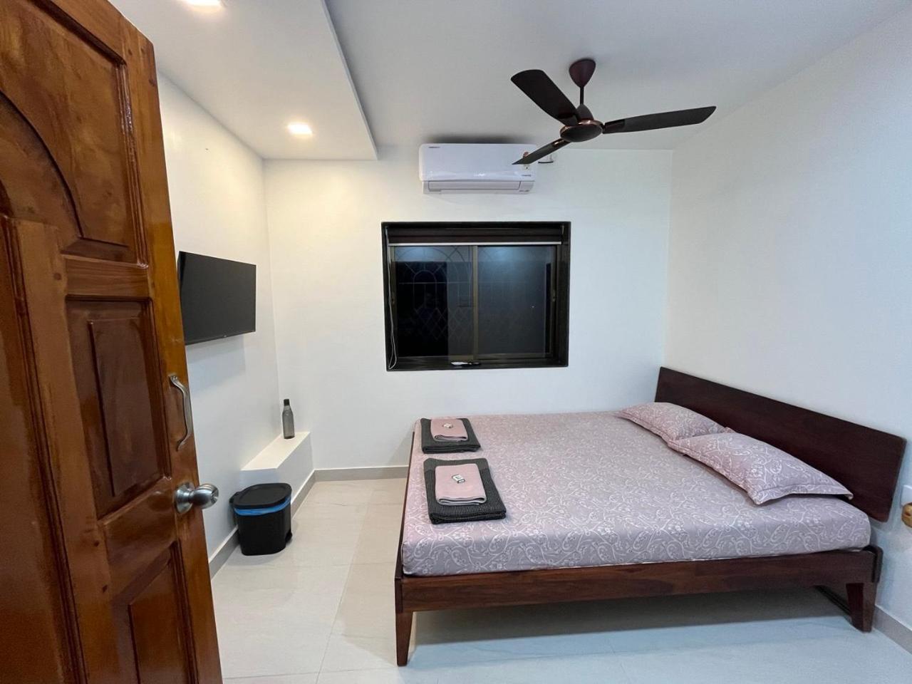 Gayatri Homestay Ratnāgiri Екстериор снимка